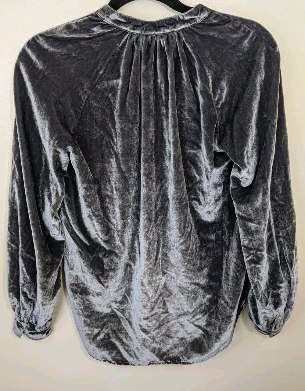 Pilcro Anthropologie Button Down Top Gray Pleating Velvet Relaxed Fit XS - Picture 7 of 14
